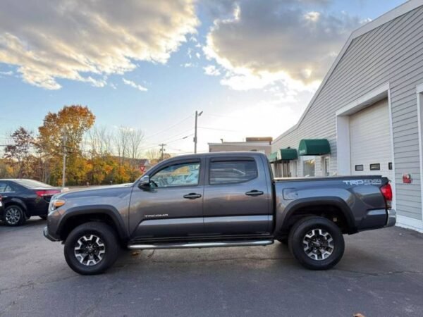 2016 Toyota Tacoma TRD Off Road 4dr Double Cab 4WD 5.0 ft. SB (3.5L 6cyl 6A)